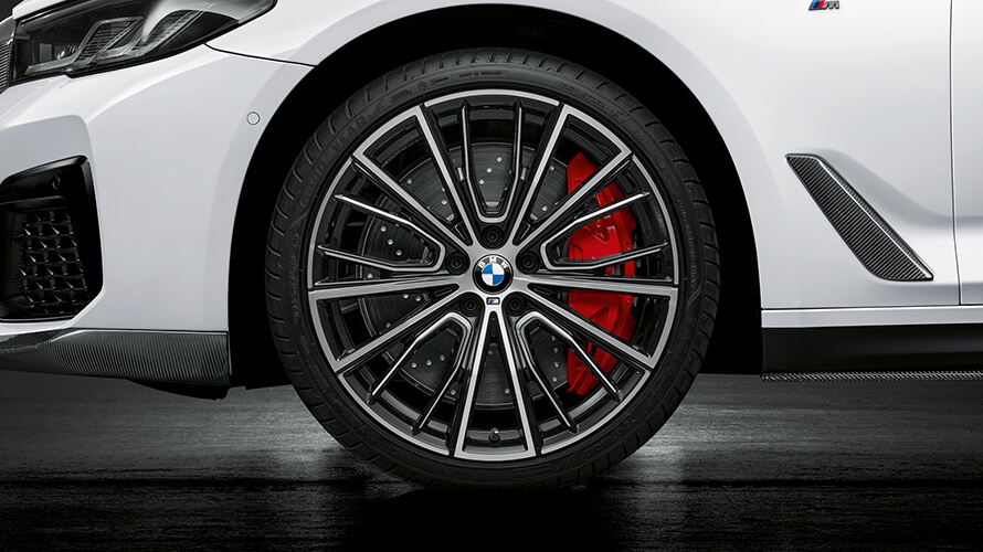 20” Multi-Spoke 732 M in Jet Black Uni, Goodyear 20” Multi-Spoke 732 M in Jet Black Uni, Goodyear